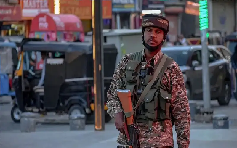 باكستان والهند على حافة الحرب.. وعمران