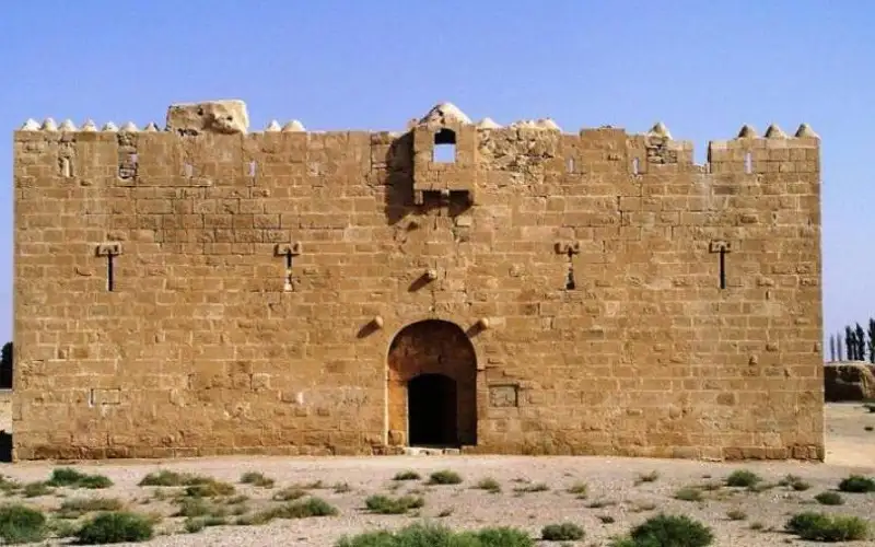 الموافقة على اعتبار قلعة القطرانة موقعا