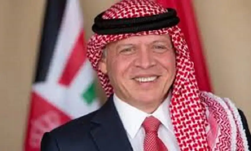 الملك يغادر أرض الوطن متوجها إلى