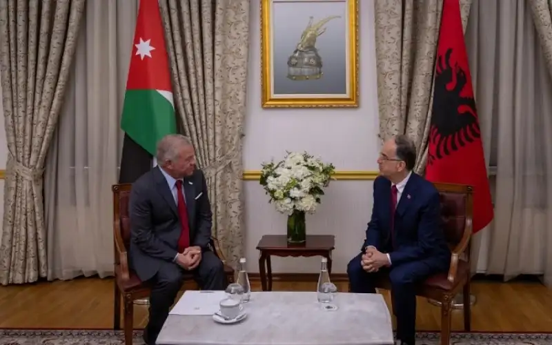 الملك يعقد لقاءين مع الرئيس الألباني