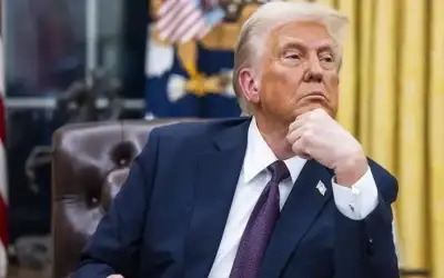 ترامب يهدد بعدم حضور قمة حلف