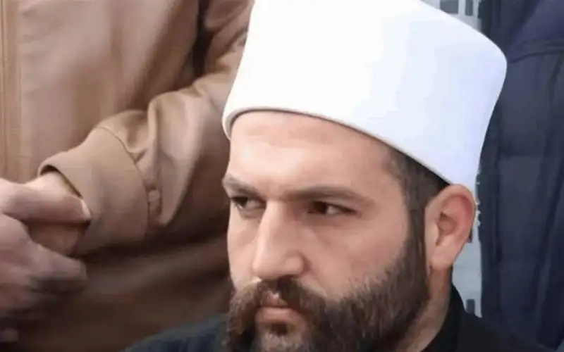 لسنا بحاجة أحد ليدافع عنا ..