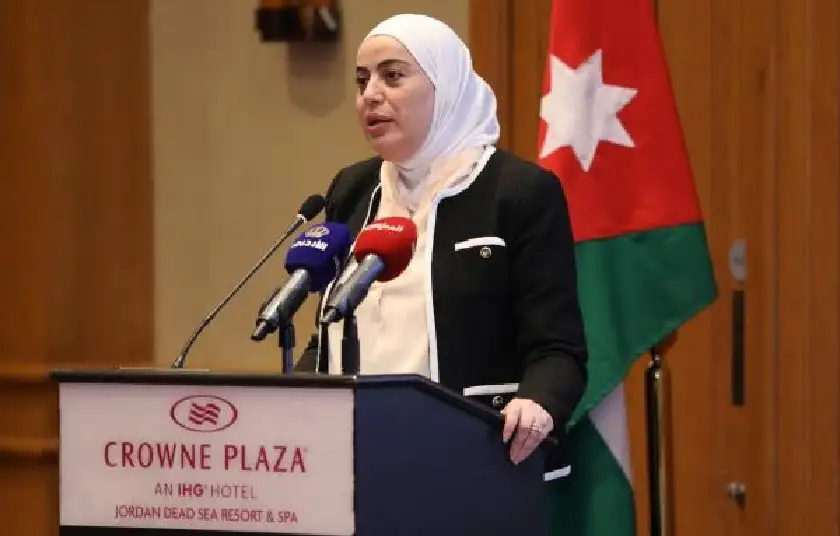 ني مصطفى تشارك في حوار حول