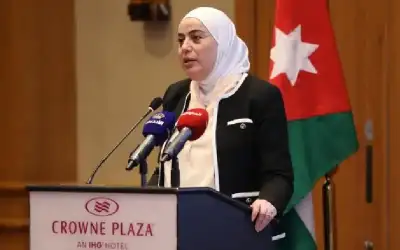 ني مصطفى تشارك في حوار حول