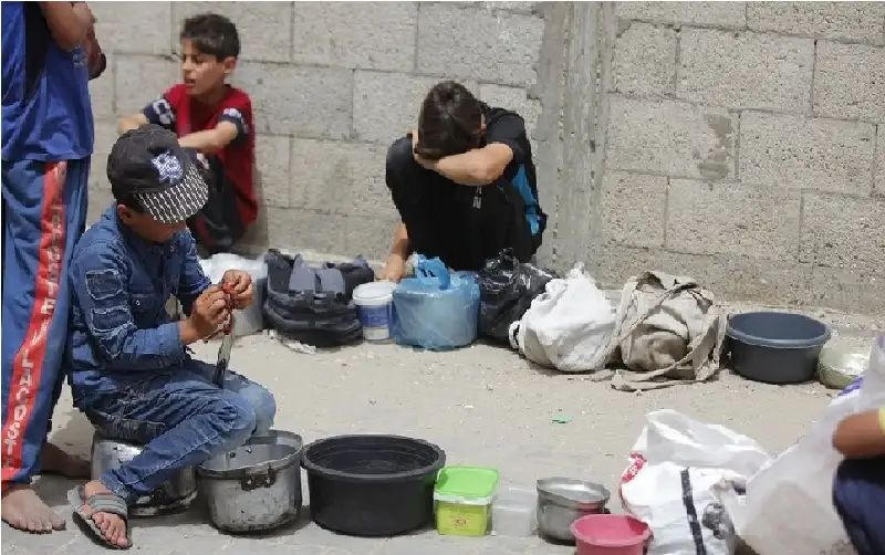 معظمهم من الأطفال وكبار السن ..