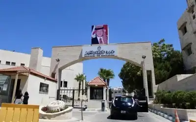 لصوص السلمون يسرقون 17 طنا من