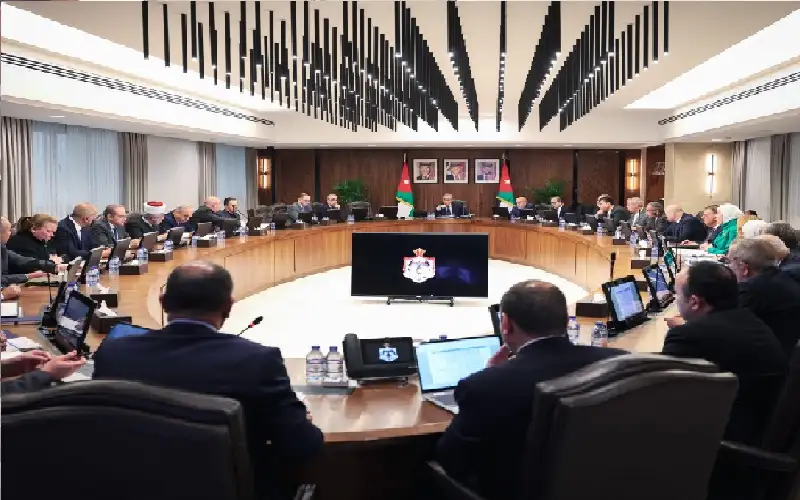 الدراسات الاستراتيجية: ثقة الأردنيين بحكومة حسان