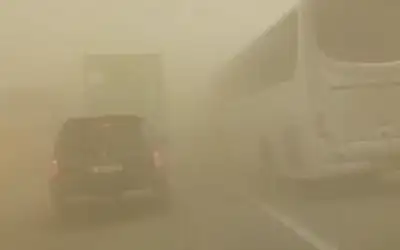 إغلاق طريق وادي عربة من الريشة