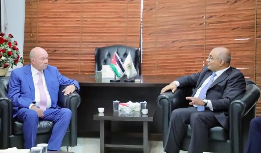 لفايز يطالب باستراتيجية إعلامية لمكافحة الفوضى