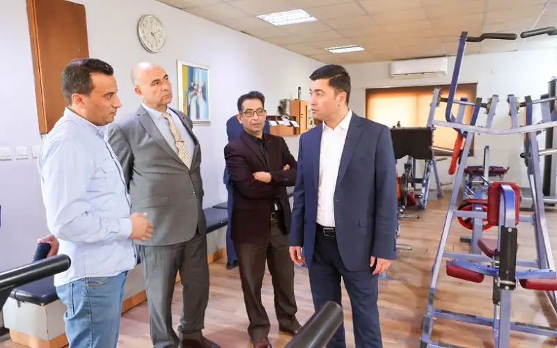 أمين عام وزارة الشباب في زيارة