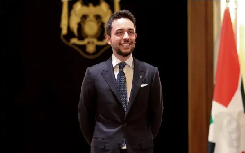 ولي العهد يبدأ زيارة عمل إلى