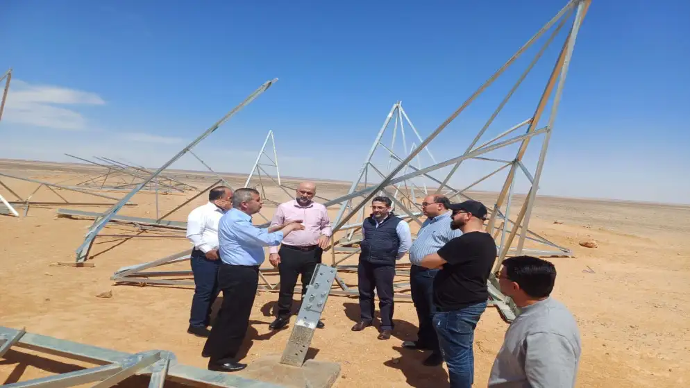 وزير الطاقة يتابع أعمال بناء أبراج