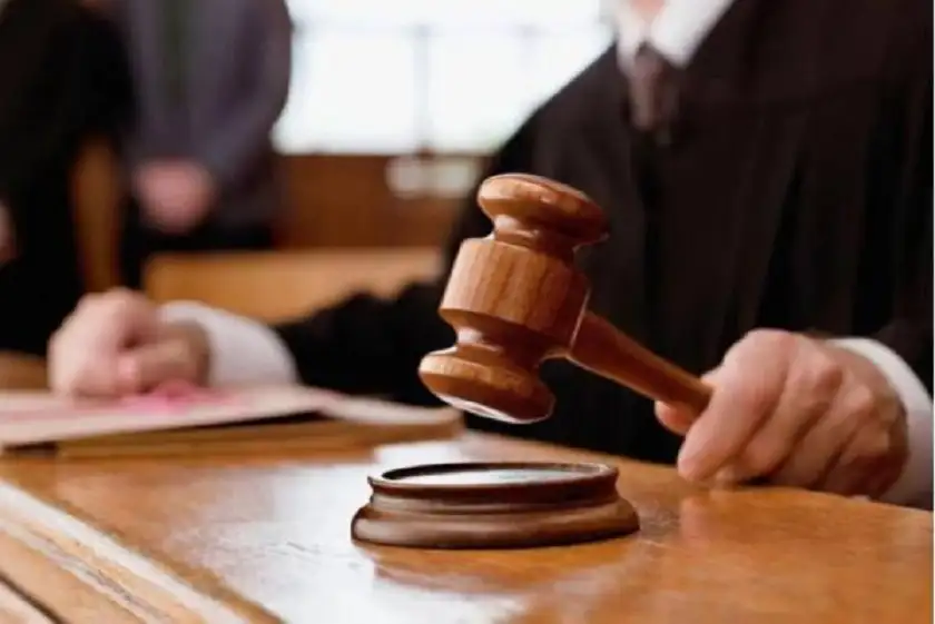 سجن محاسب بتهمتي الاختلاس والاستثمار الوظيفي