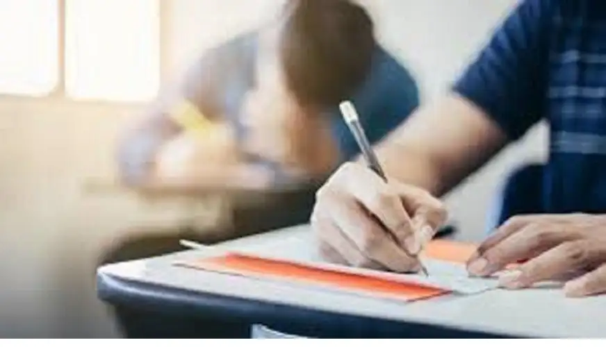 التربية تدعو طلبة التوجيهي إلى الاطلاع