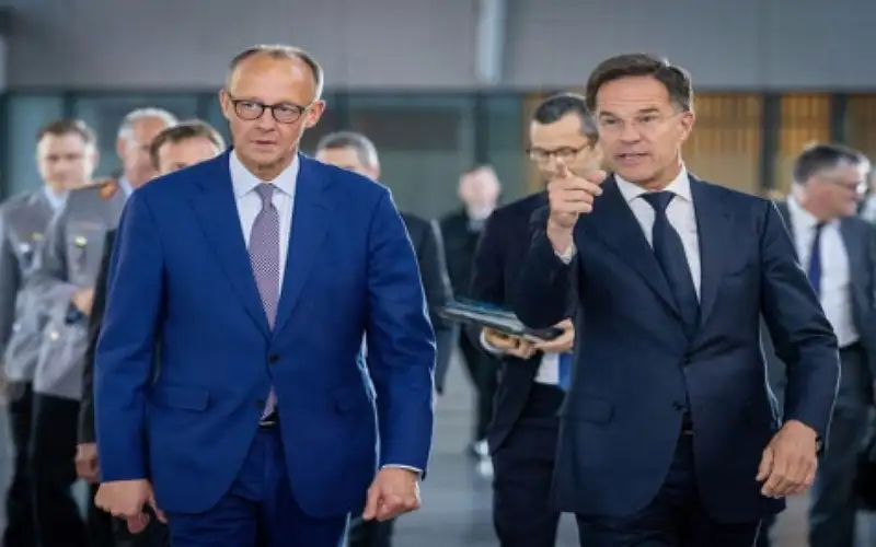 حلف الناتو يدعو لرفع مستويات الإنفاق