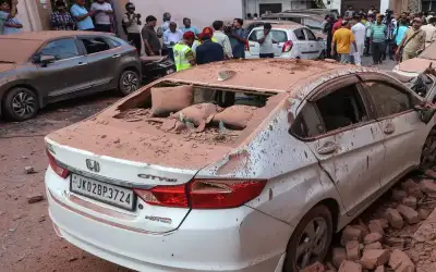 الجيش الباكستاني يشن هجمات مضادة على