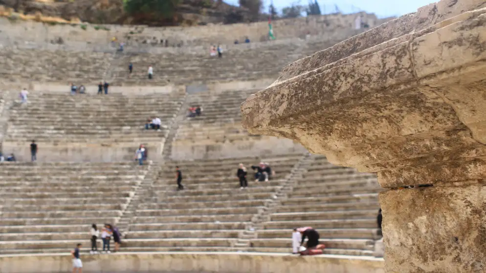 طقس حار نسبيا في أغلب المناطق