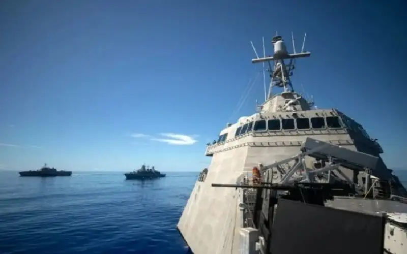 الصين تبتكر نظاما يحول سفينة حربية