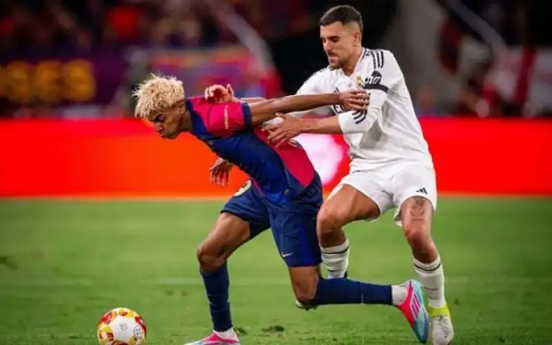 برشلونة يقلب الطاولة على ريال مدريد..