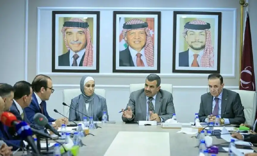 القانونية النيابية تلتقي نقيب المقاولين وعددا