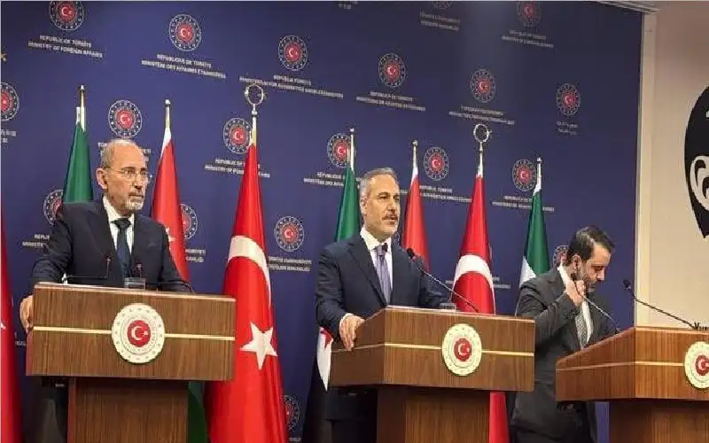 الصفدي: دعمنا لسوريا مطلق واستقرارها ركيزة