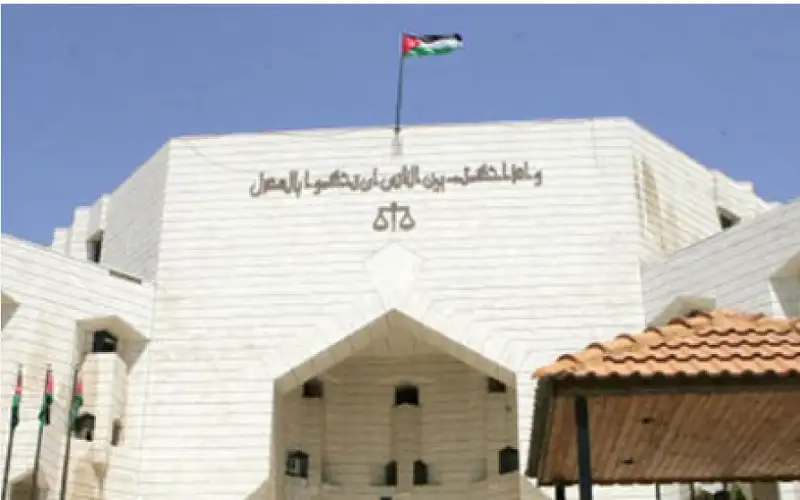 الإعدام لفتاة عشرينية قتلت والدها رميا