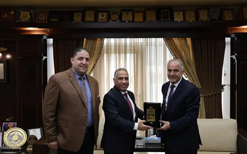 رئيس جامعة عمان الأهلية يستقبل وزير