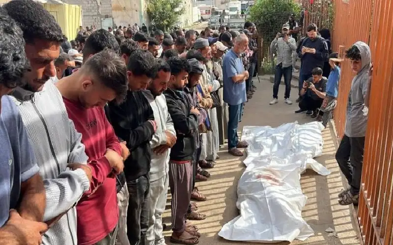 استشهد مع 11 من أفراد أسرته