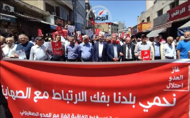 مسيرة المسجد الحسيني تدعو لحماية الأردن