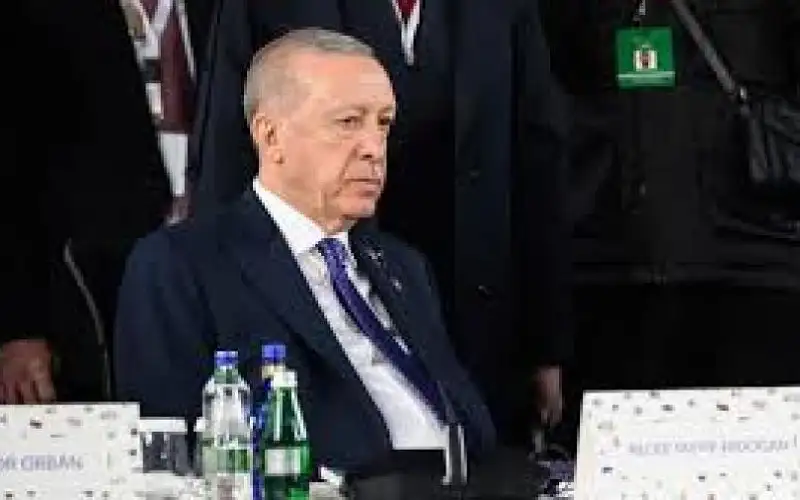 أردوغان: ترامب خفف العقوبات على تركيا