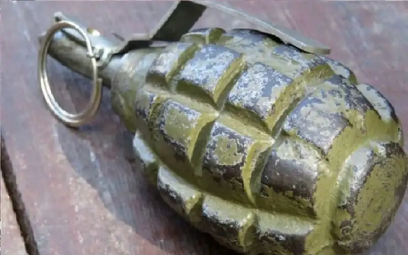 قنبلة في الفصل.. طالب يفاجئ الجميع