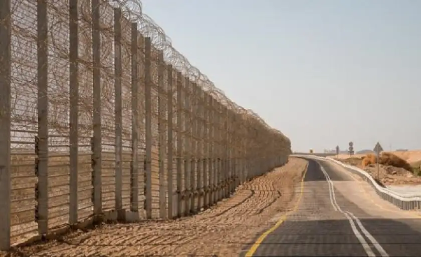 إسرائيل تعزز حدودها مع الأردن بمنشآت