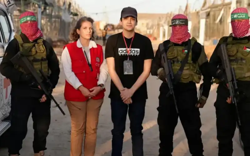 القناة الـ12: إدخال مساعدات لغزة بسبب