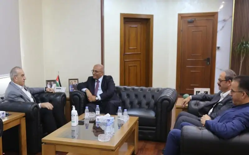 نقيب الصحفيين: نسعى لتأمين قطع أراض