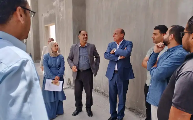 محافظ الكرك يتفقد سير العمل في