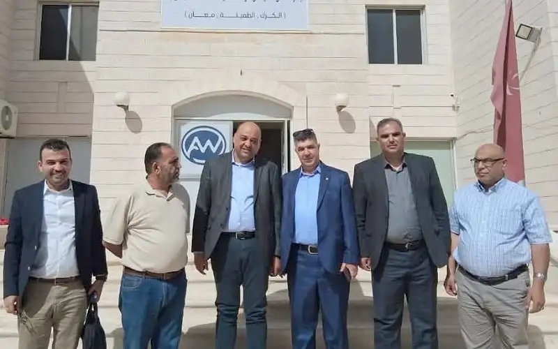 مدير عام شركة مياة العقبة يتفقد