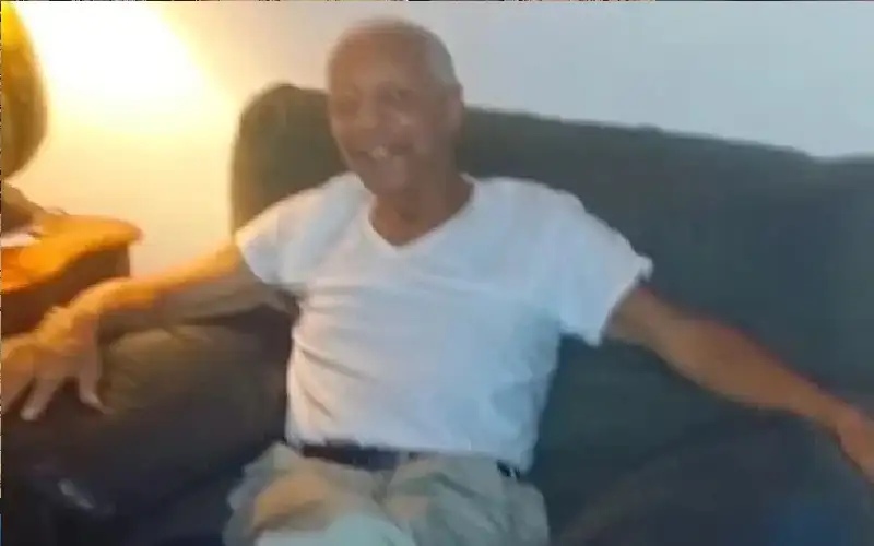 جثمان غريب في التابوت.. جنازة تتحول