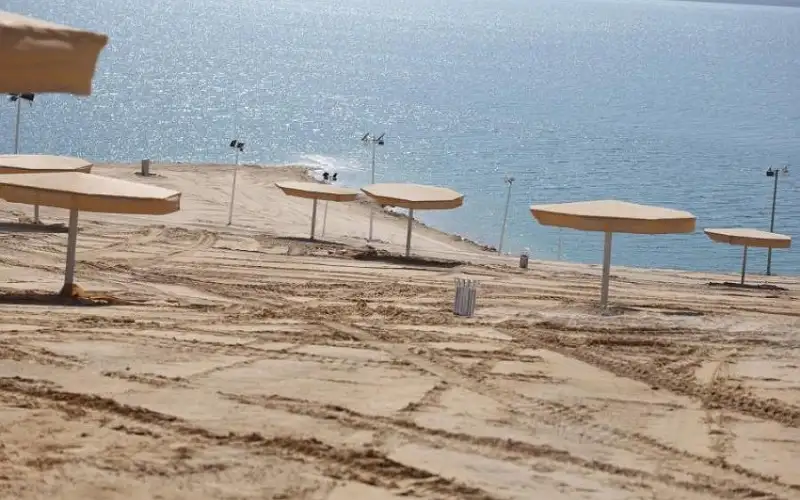 حسان يوجه بإنجاز تأهيل شاطئ عمان