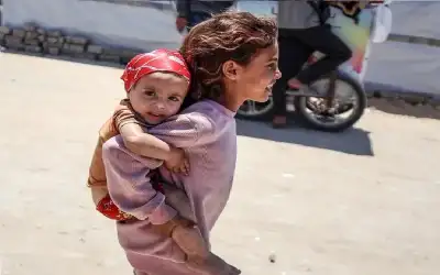 عنا وليس عنهم.. أطفال المسلمين في
