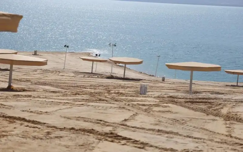 بدء استقبال زوار شاطئ عمان السياحي