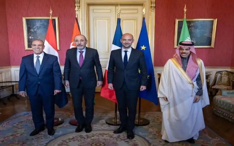 الصفدي يبحث مع اللجنة الوزارية التحضيرات