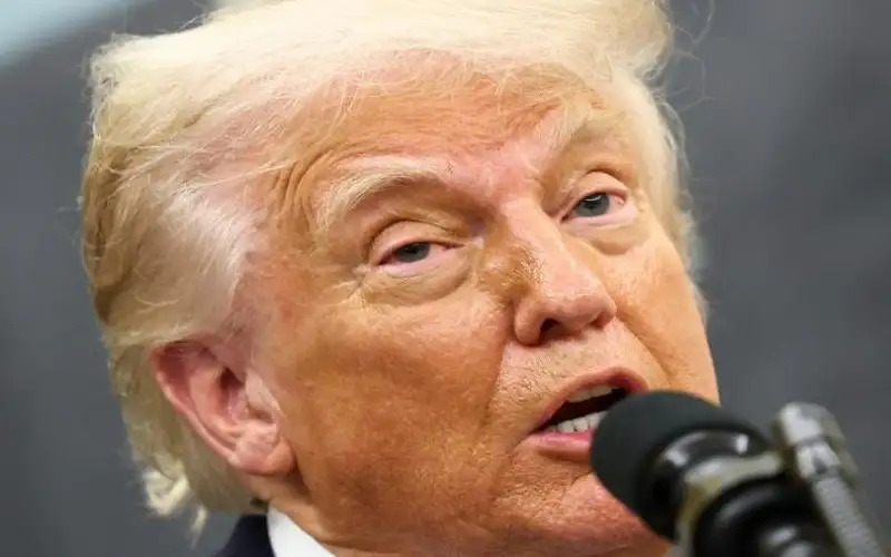 ترامب يسعى إلى تسريع إصدار تراخيص