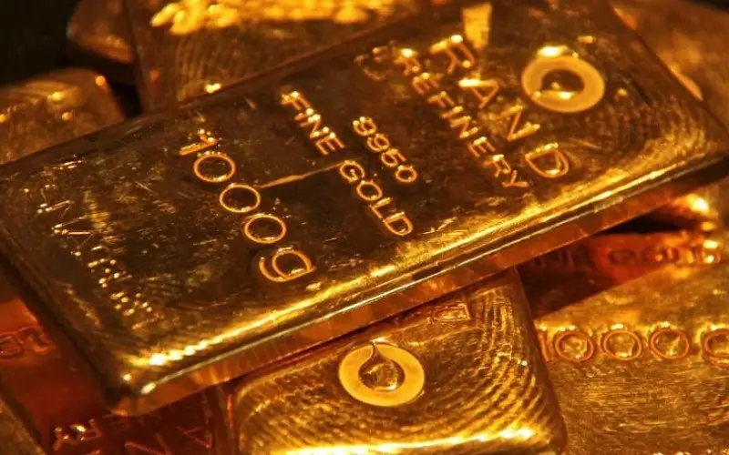 الذهب يصعد بأكثر من 2% بعد