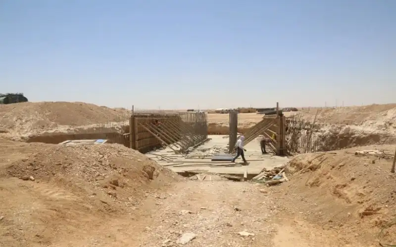 الحكومة تتابع العمل في الطريق المؤدي