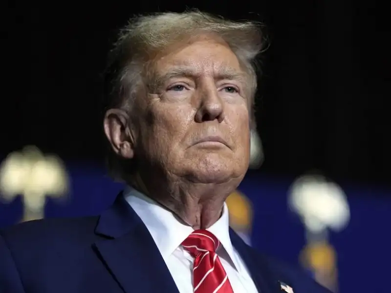 ترمب: بوتين يلعب بالنار