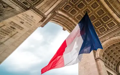 باريس: حل الدولتين مهدد أكثر من