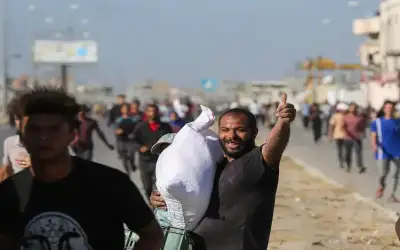 تبادل الاتهامات حول توزيع المساعدات في