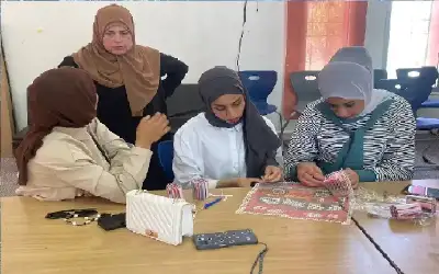 دورة حياكة الصوف في مركز شباب