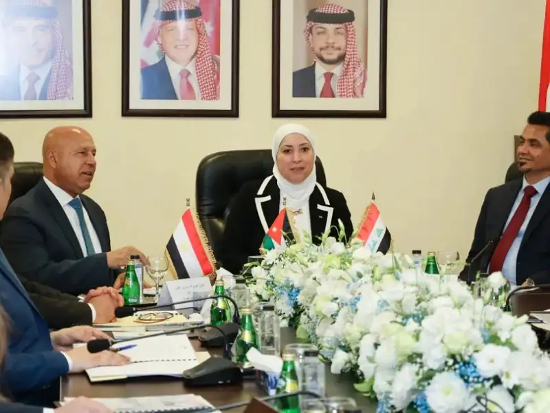 وزيرة النقل تستقبل نظيريها المصري والعراقي