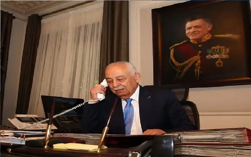 رئيس الديوان الملكي ينقل لشيخ الكهنة